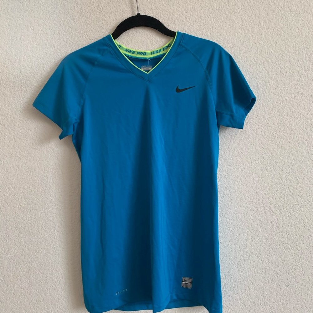 NWT Nike Pro Dri-Fit Base Layer Tee Shirt